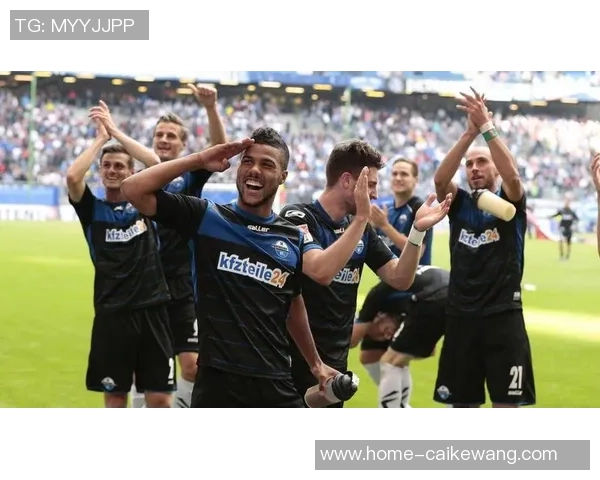 拜仁慕尼黑与帕德博恩比赛前瞻分析及战术对比探讨